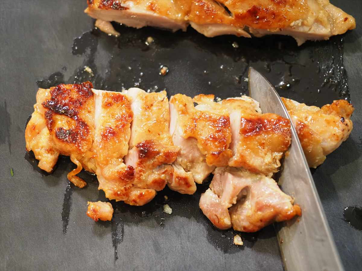 鶏もも肉の味噌漬け焼き