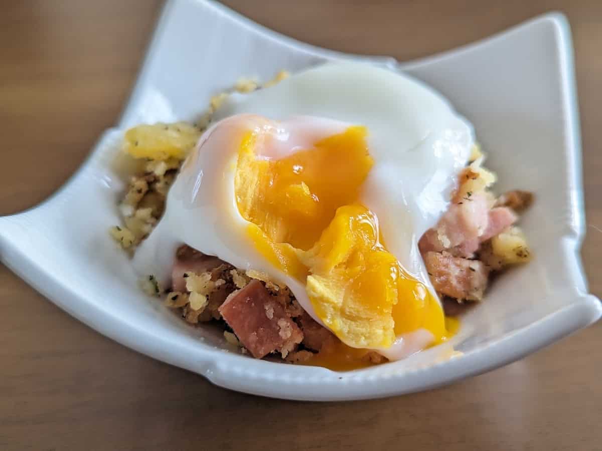 電子レンジ調理器　半熟たまご風　Ｗ 盛り付け例