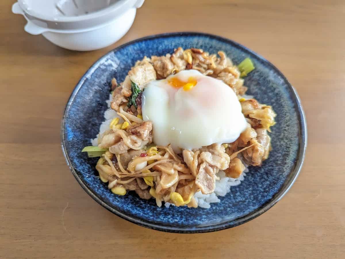 電子レンジ調理器　半熟たまご風　Ｗ 盛り付け例