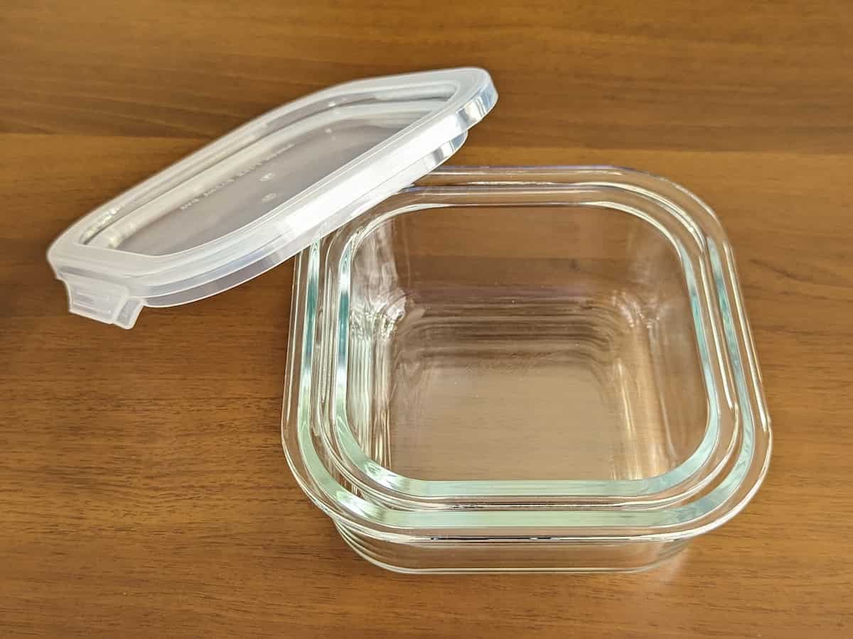 耐熱ガラス食器（正方形）サイズ違いの収納