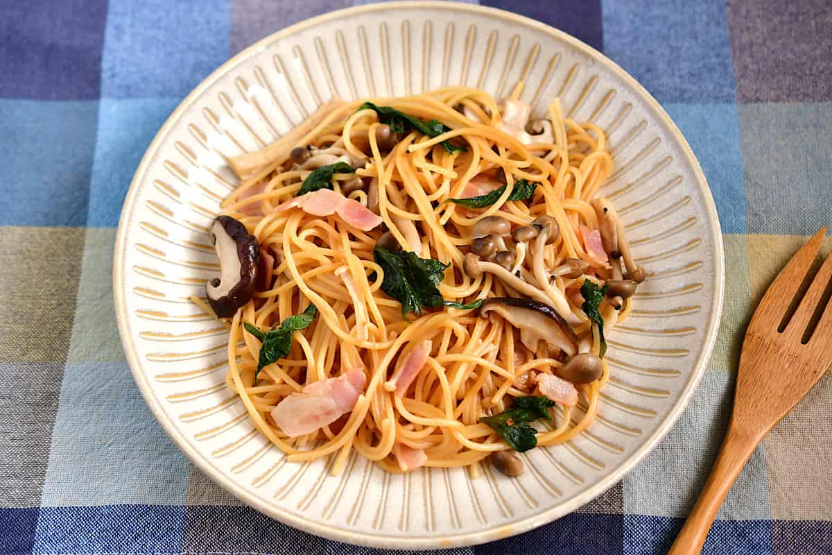 青じそのしょうがしょうゆ漬けを使った和風パスタ