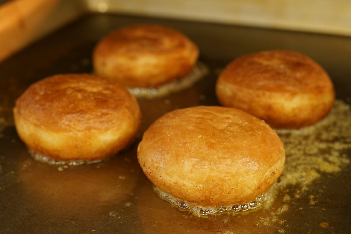 塩バター香る揚げ焼きくりーむパン ミルククリーム