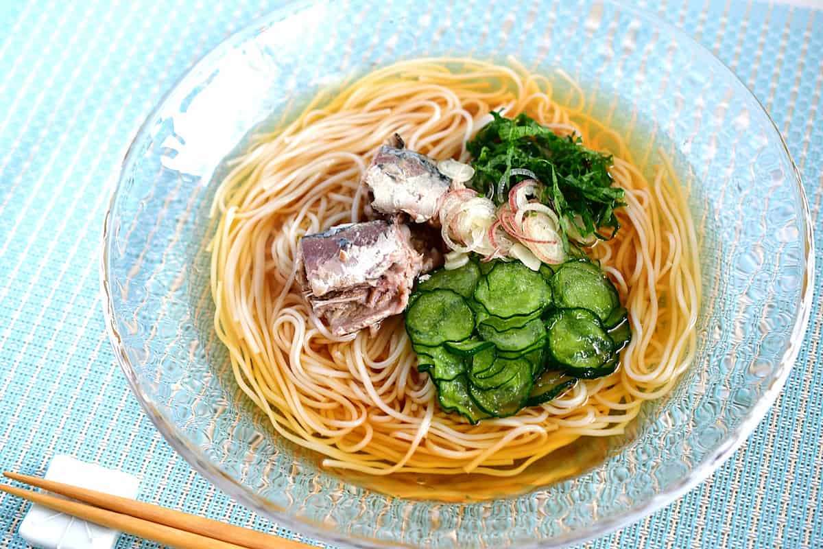 冷凍塩もみきゅうりを使ったそうめん