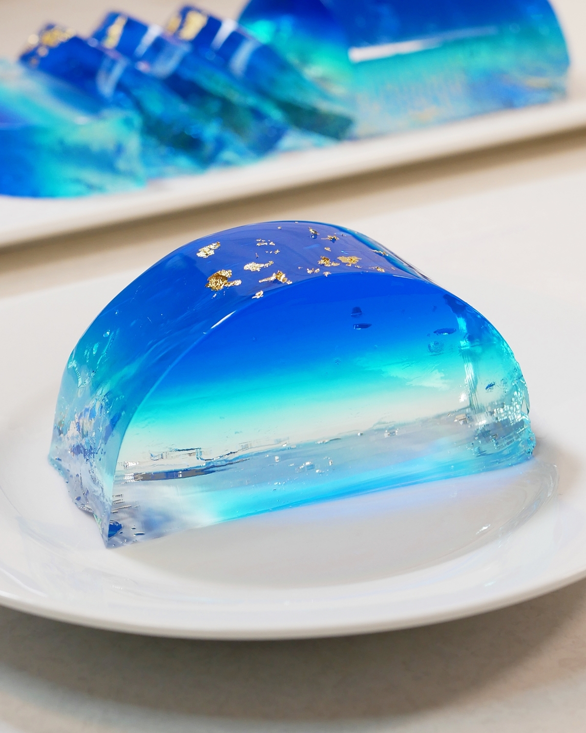 青い海のような見た目にうっとり♪じつは簡単！「ブルーハワイゼリー