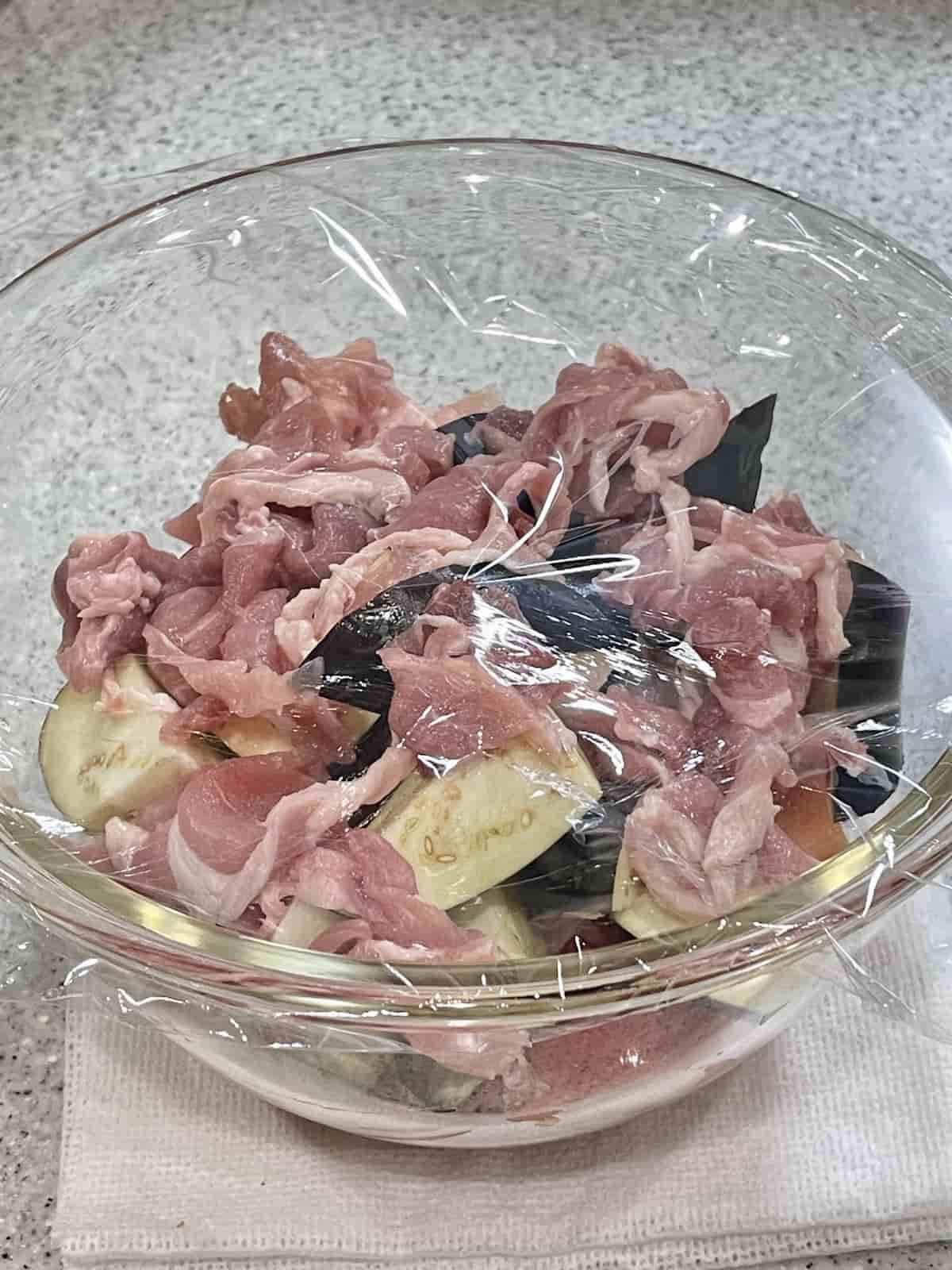 「なすとトマトの豚肉蒸し」レシピ