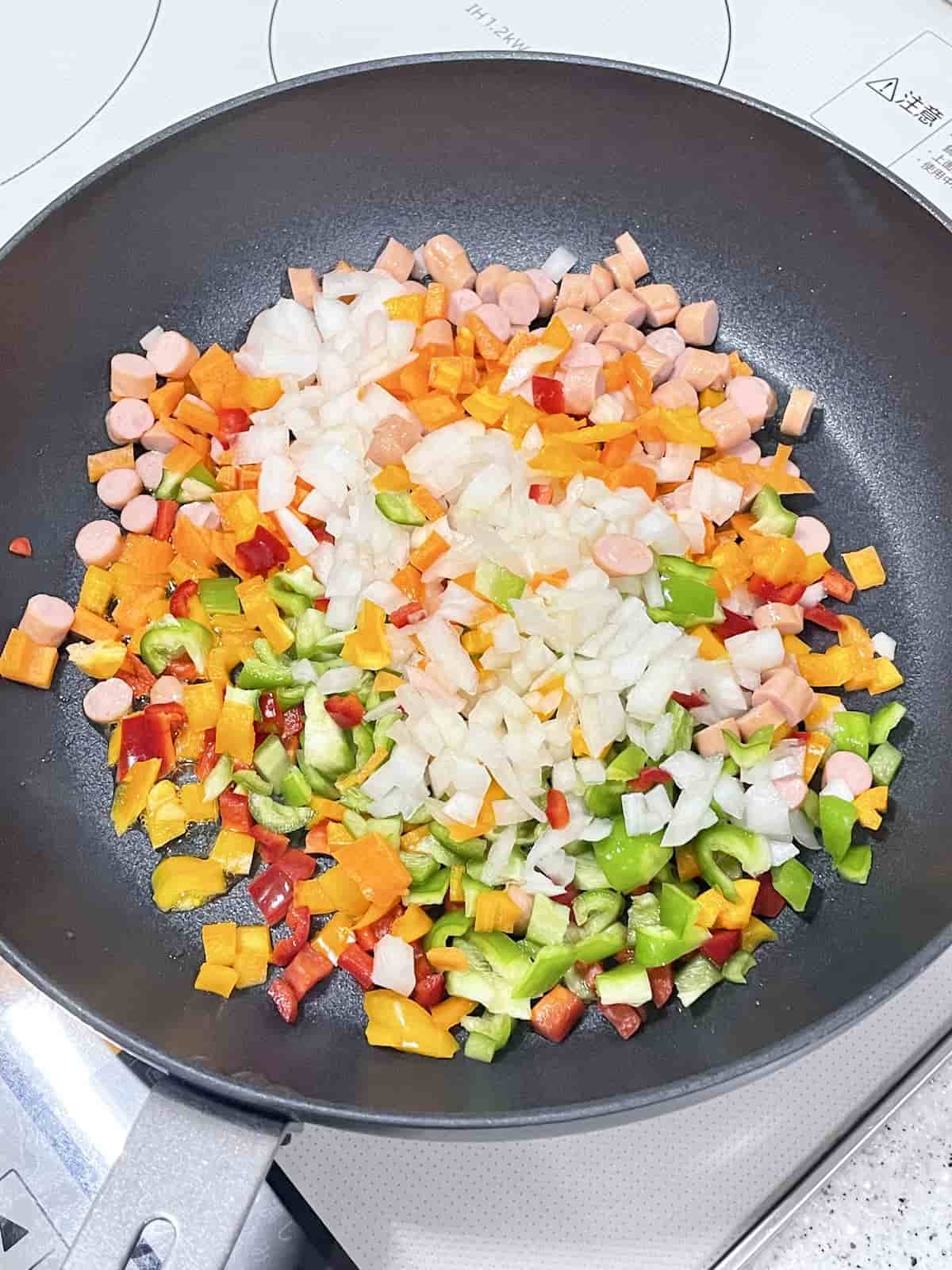 「彩りカレーチャーハン」レシピ」