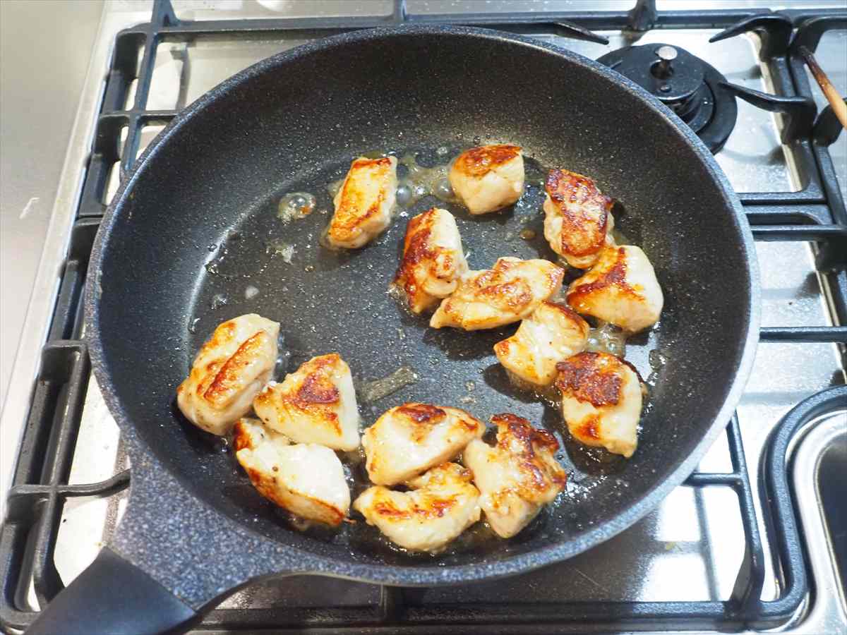 フライパン鶏むね肉のたっぷりおろしぽん酢