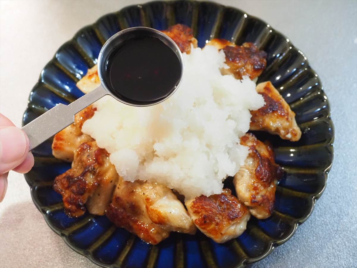 フライパン鶏むね肉のたっぷりおろしぽん酢