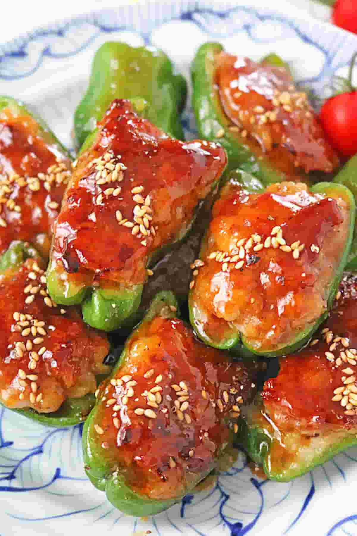 ジューシーピーマンの肉詰め照り焼き