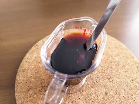 大さじ・小さじが計量できて便利！ダイソー「ミニ計量カップ」で料理の効率アップ♪