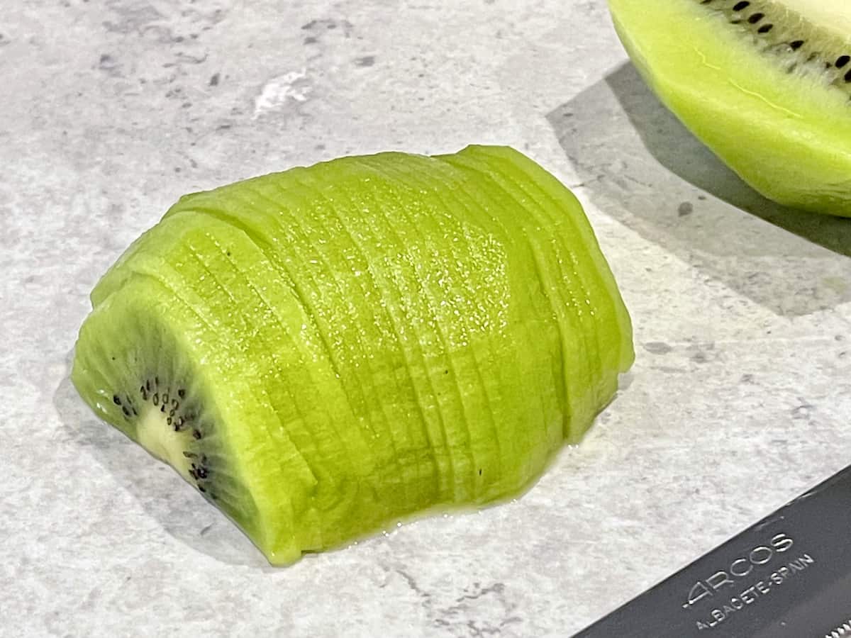 フルーツを使ったバラの作り方