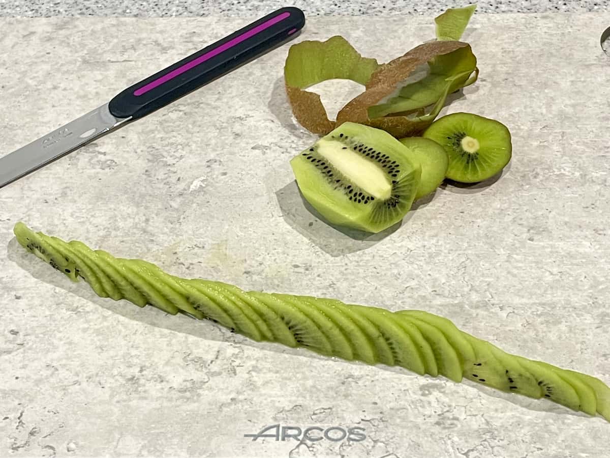 フルーツを使ったバラの作り方