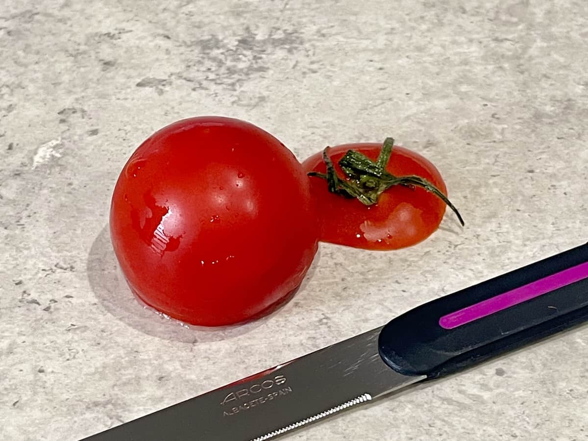 トマトを使ったバラの作り方