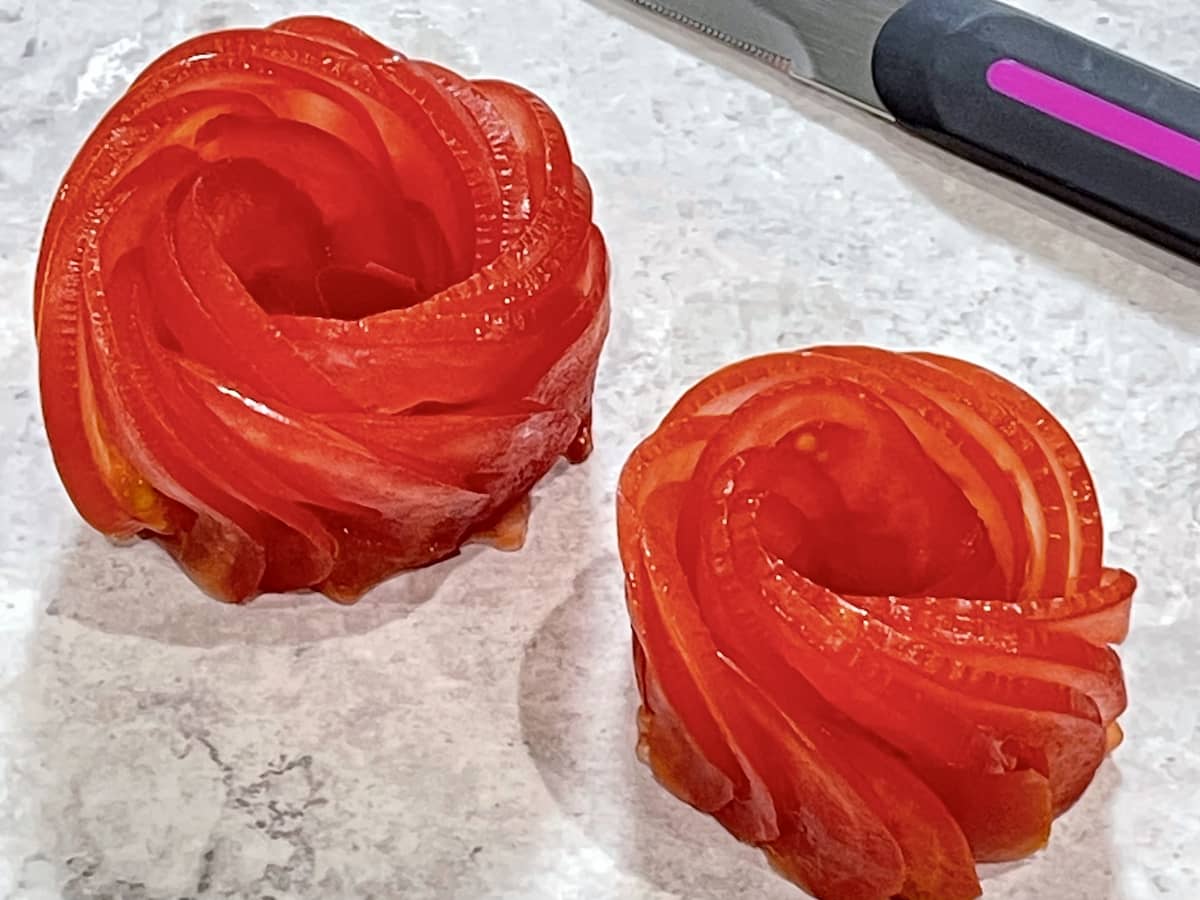 トマトを使ったバラの作り方