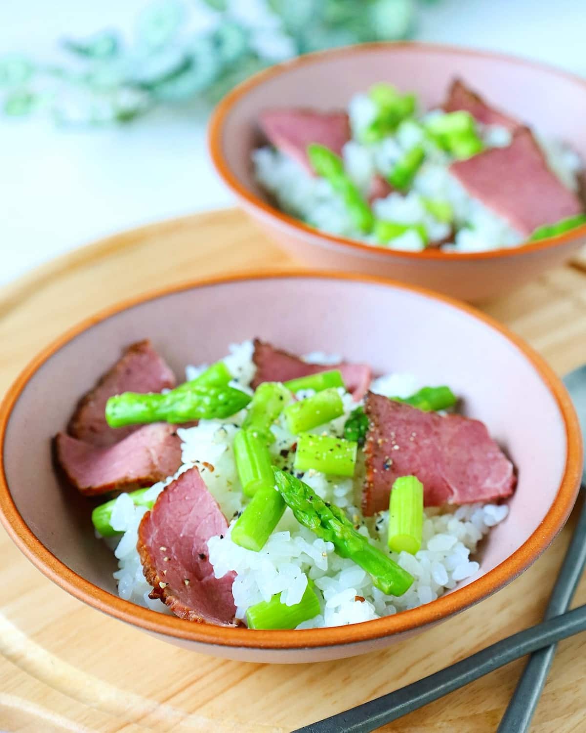 火を使わないローストビーフとアスパラ混ぜご飯