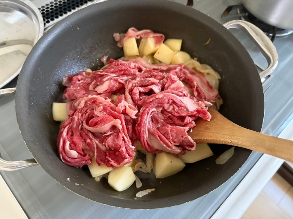 牛バラ薄切り