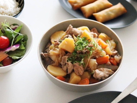 いつもの料理が劇的に変わる！「脚付き大鉢」なら盛り付けるだけでおいしく見える♪