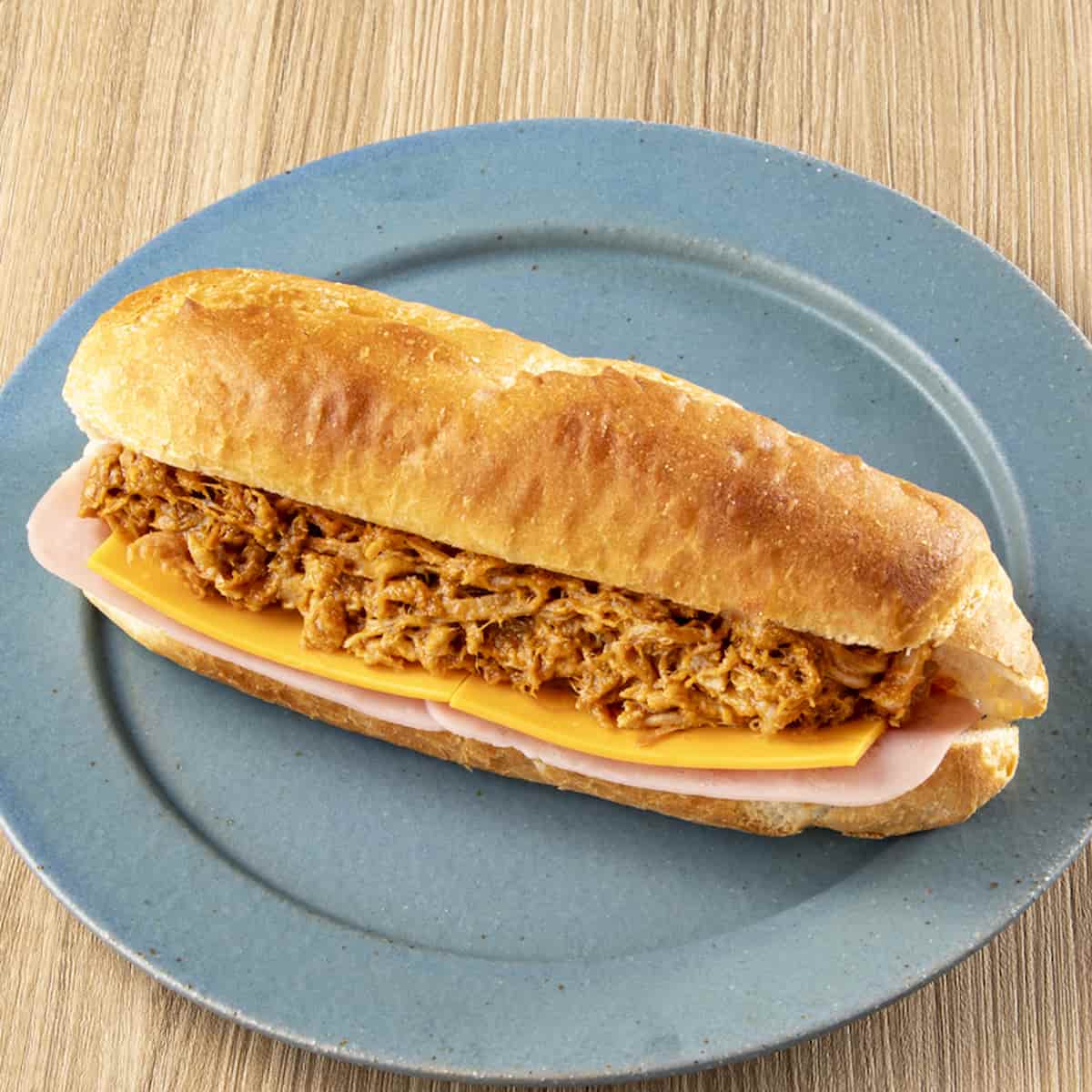 キューバサンド仕立てスパイシーポーク