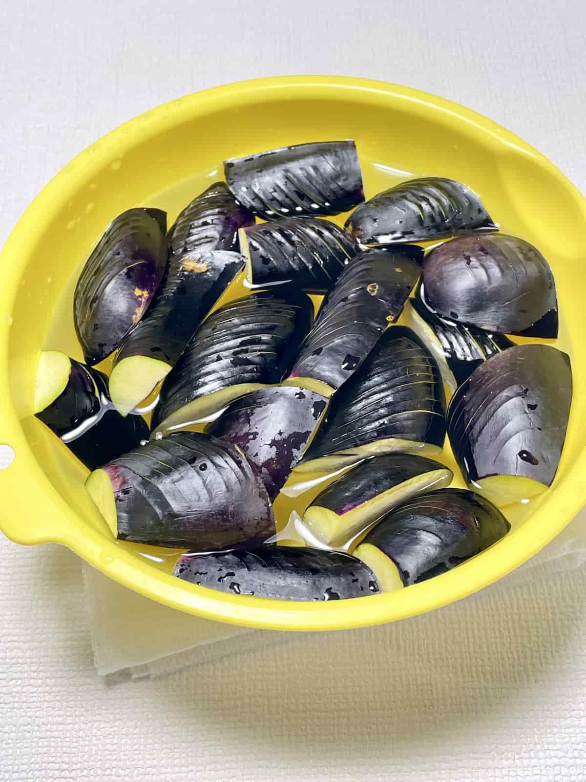 「ポン酢でさっぱり！なすと厚切りベーコン揚げびたし」レシピ