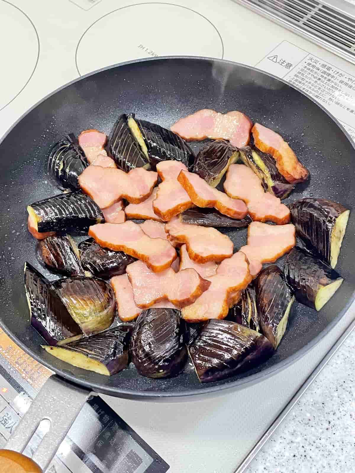 「ポン酢でさっぱり！なすと厚切りベーコン揚げびたし」レシピ