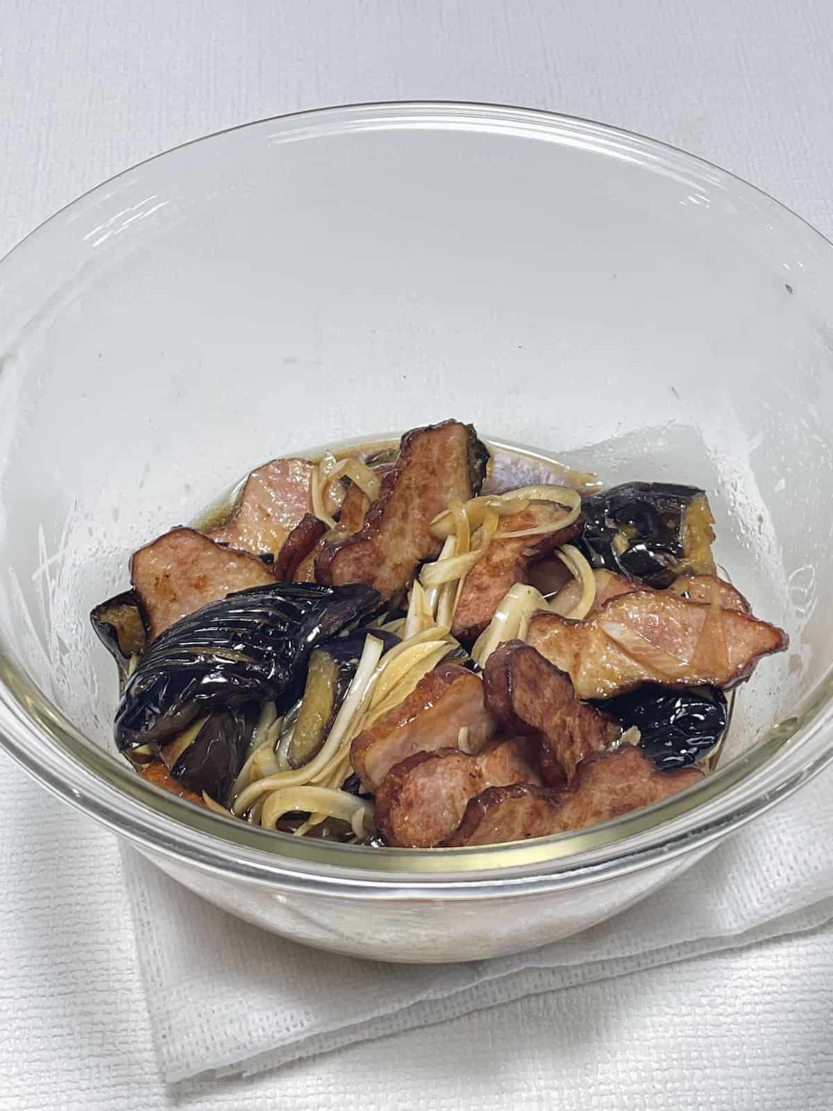 「ポン酢でさっぱり！なすと厚切りベーコン揚げびたし」レシピ