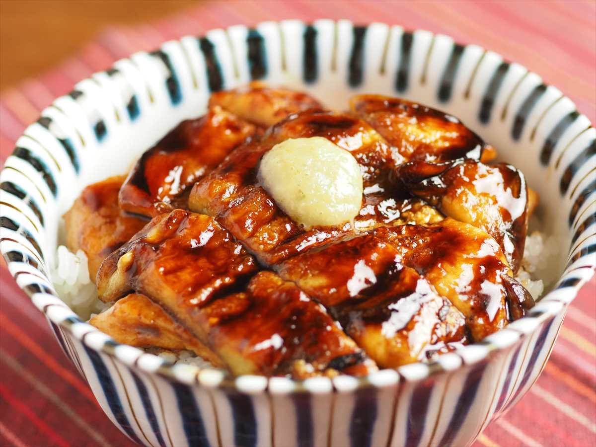 茄子と鶏むね肉のかば焼き丼