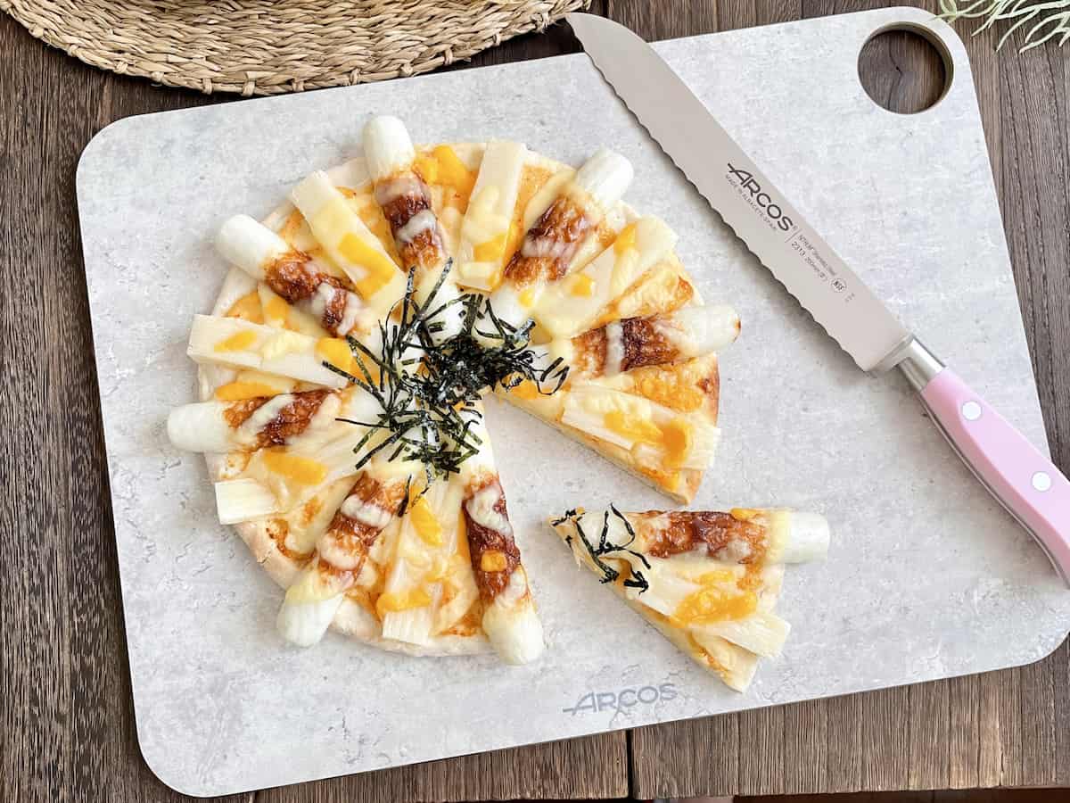 「ちくわとお餅の明太マヨピザ」レシピ