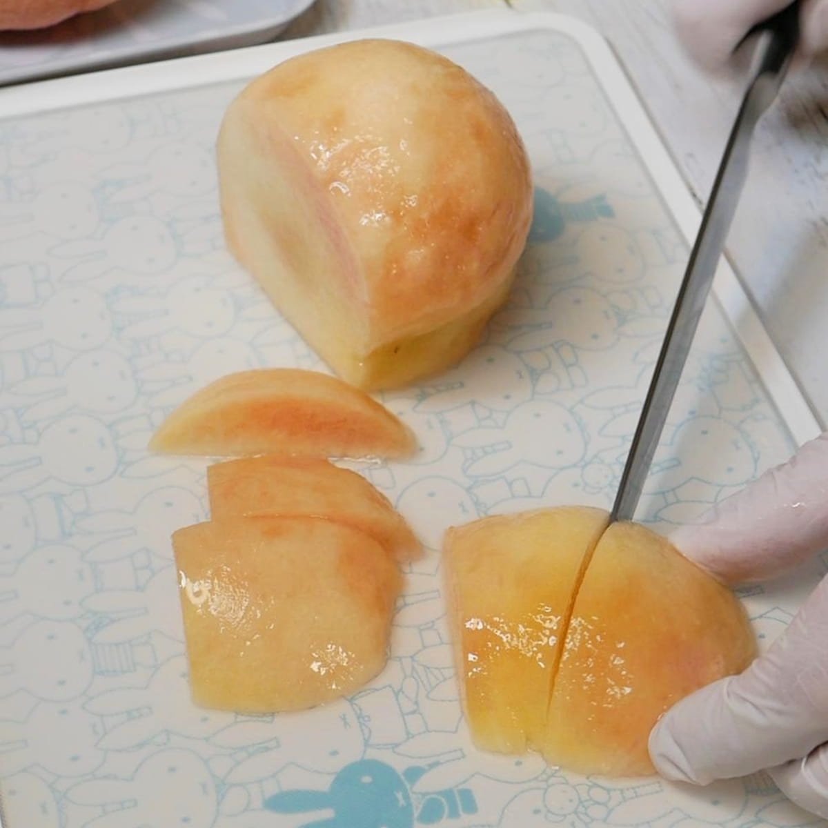 「やさしい甘さの桃ゼリー」レシピ