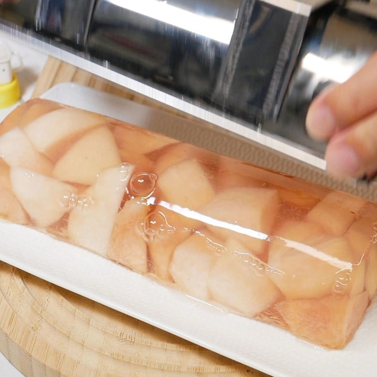 「やさしい甘さの桃ゼリー」レシピ