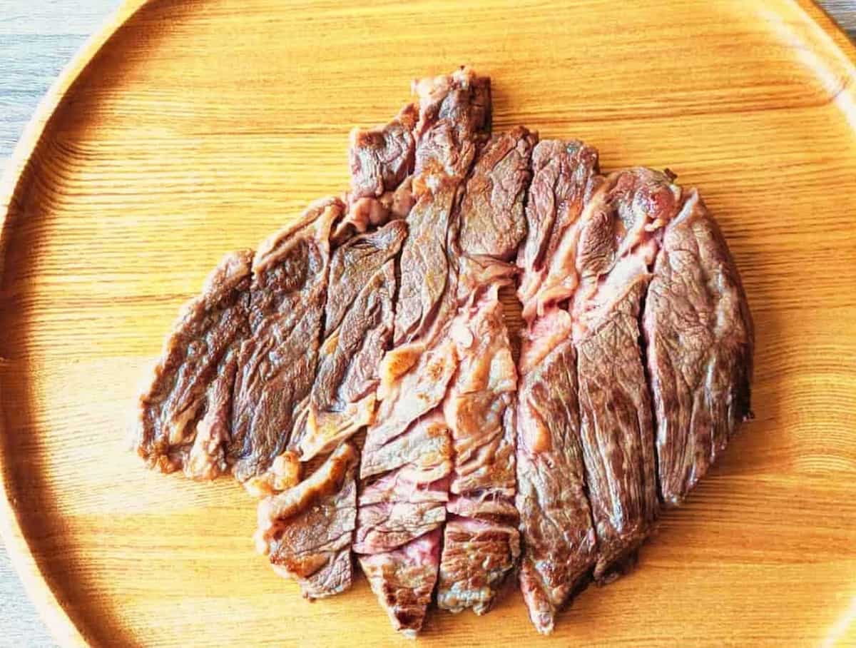 ステーキ肉切り方