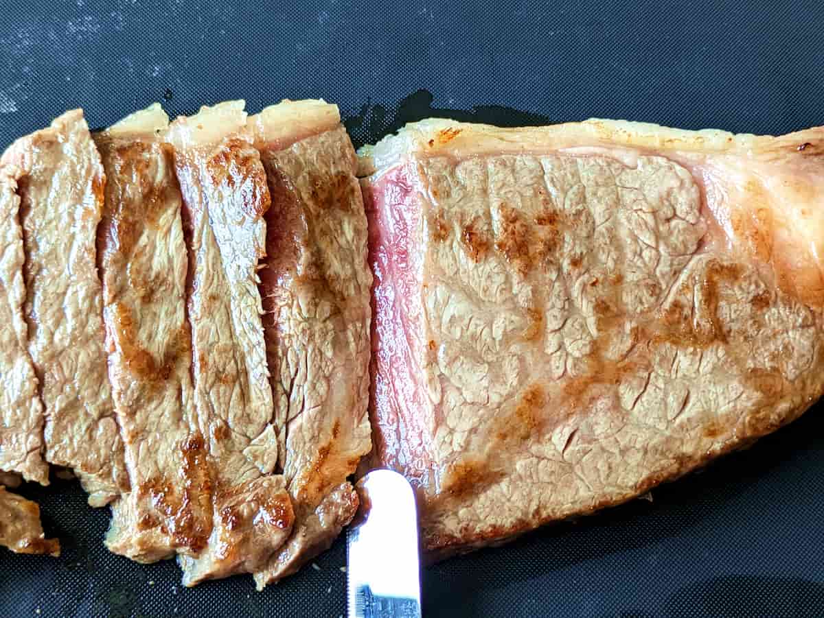 ステーキ肉の切り方