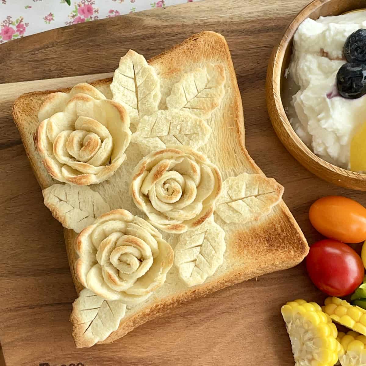 「薔薇のシナモンシュガートースト」レシピ
