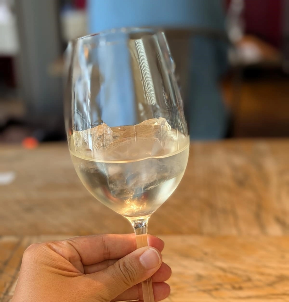 この夏イチオシ!氷を入れて楽しむ成城石井「アイスサマーヌーヴォ」がすっきり飲みやすい♪