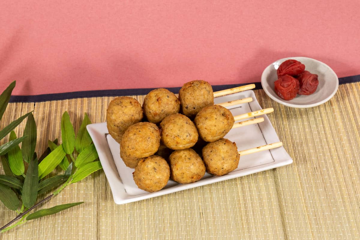 ファミリーマート「鶏つくね串（梅しそ味）」