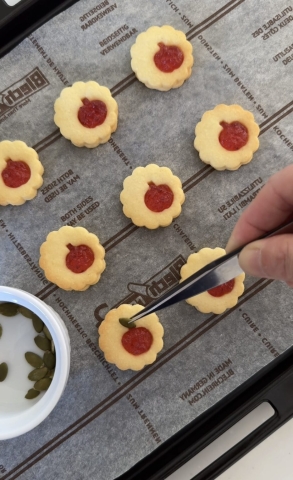 夏休みのお菓子作りにぴったり！「型抜きクッキー」を上手に作るコツ