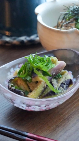 冷蔵庫でスタンバイ！ひんやりおいしい「なすのごま酢和え」簡単レシピ