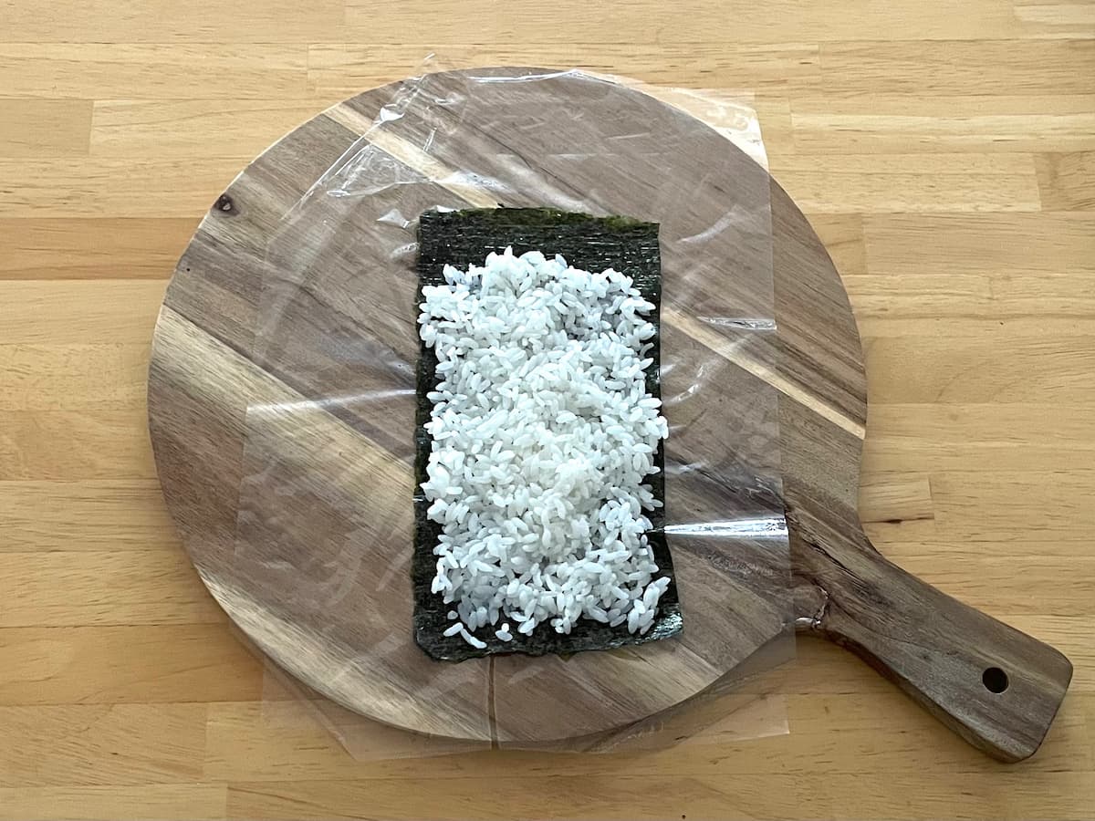 ラップで巻けちゃう！「韓国風海苔巻き」の作り方