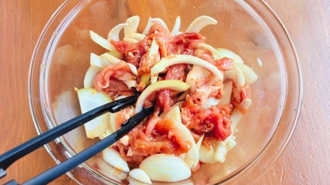 「豚こまがパサつかない！」簡単でおいしい食べ方【節約にも◎】
