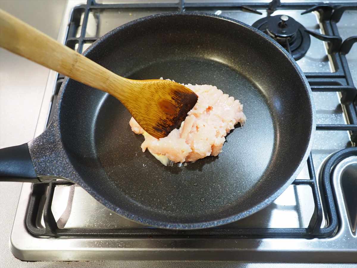 なすと鶏そぼろの甘辛炒め
