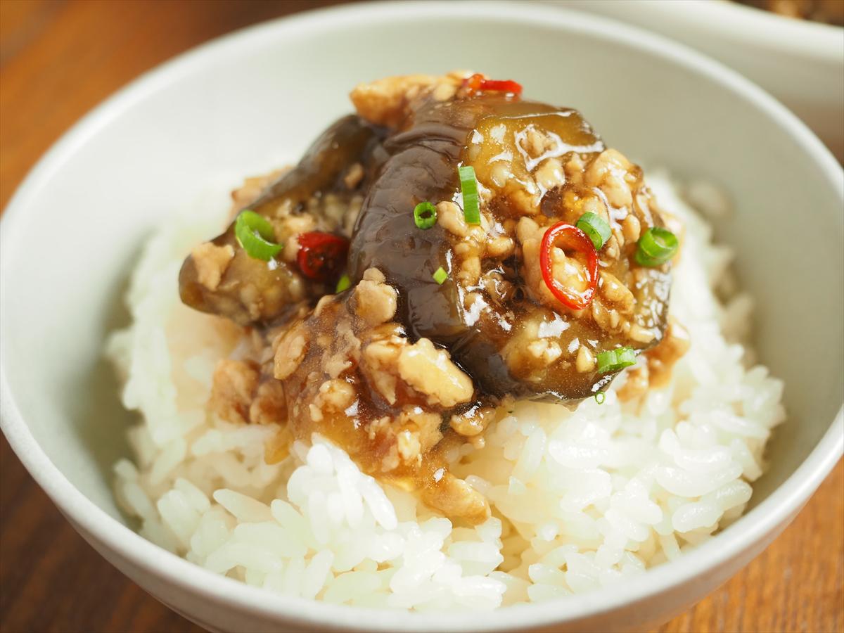 なすと鶏そぼろの甘辛炒め