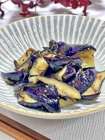 メイン食材たったの1つで簡単！「なすの塩昆布炒め」の作り方