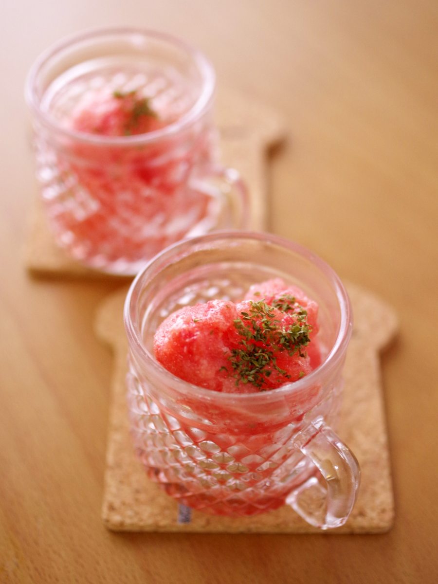 ミキサーで混ぜて凍らせるだけ！「完熟トマトのグラニテ」簡単レシピ