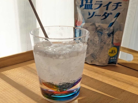混ぜるだけ！カルディ「塩ライチソーダ」でしゅわしゅわ炭酸ドリンクが作れる♪