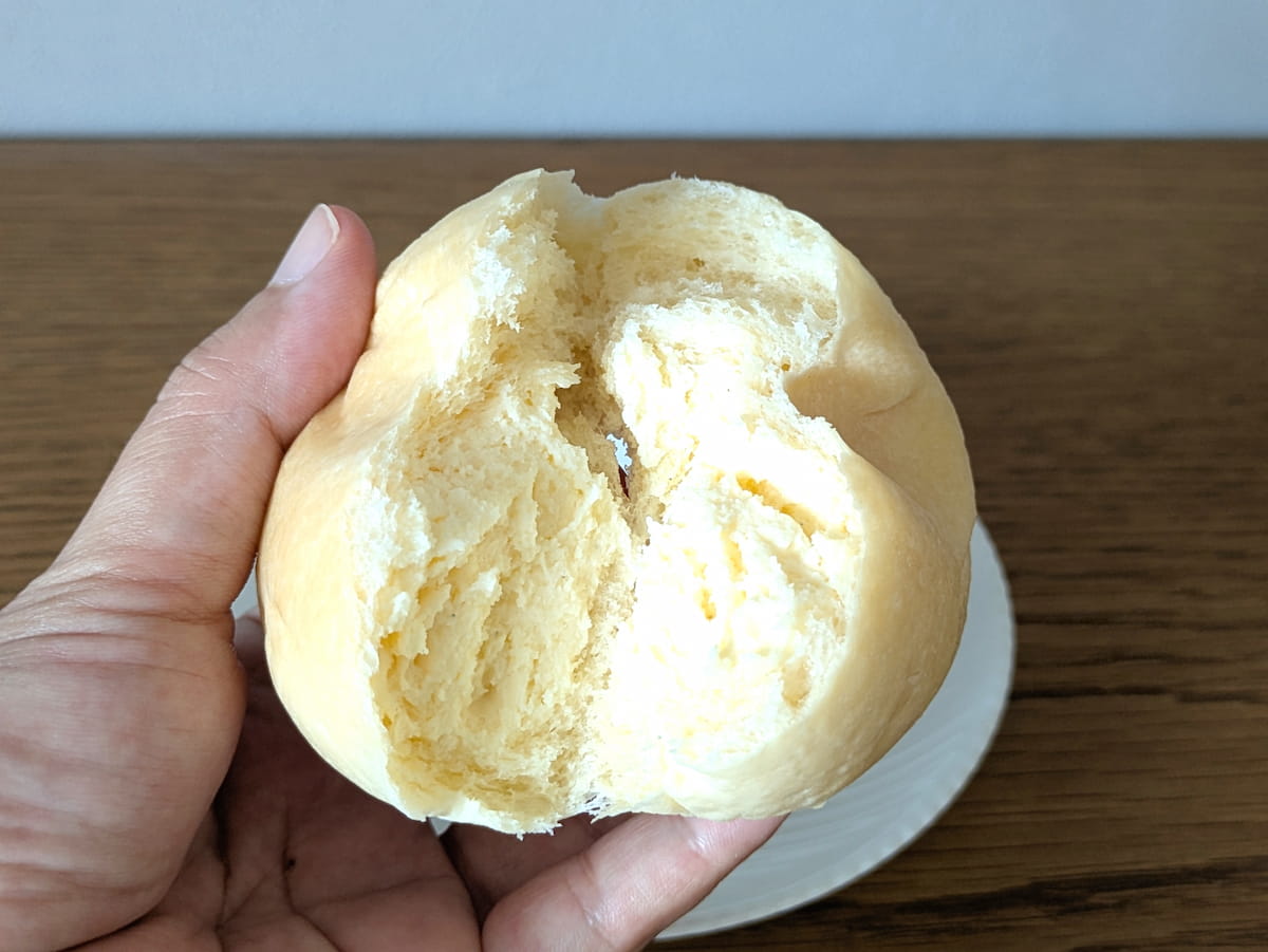 ローソン「ふわもち冷やしクリームパン 」