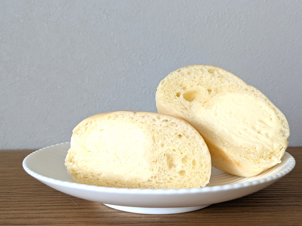 ローソン「ふわもち冷やしクリームパン 」
