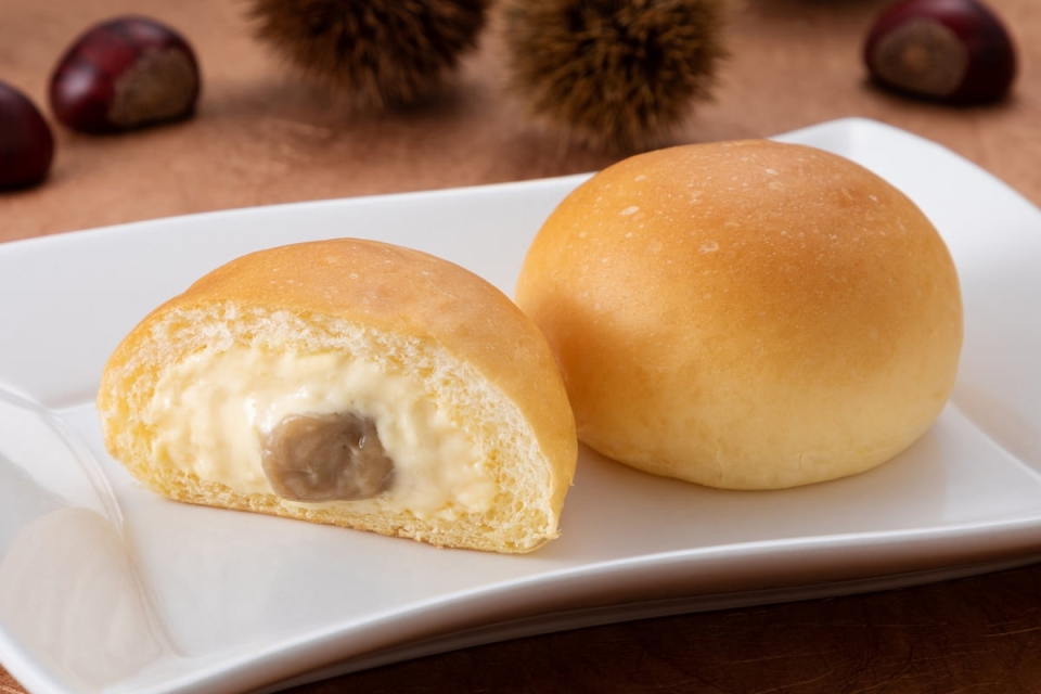 人気フレーバーが再登場！ファミマ限定「冷やして食べる とろけるくりーむパン 和栗」