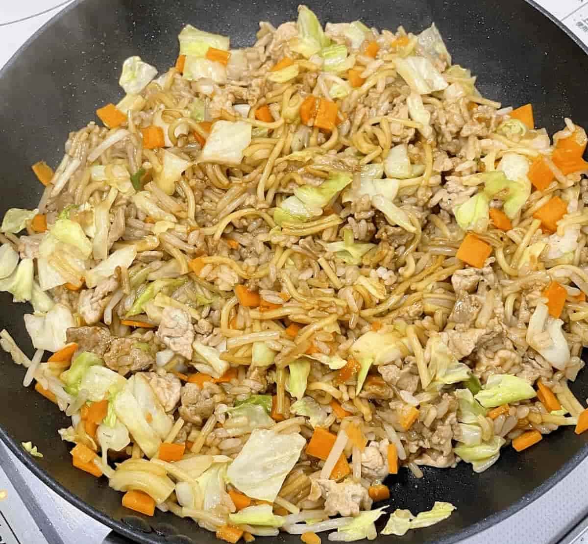 簡単おいしい「そばめし」レシピ