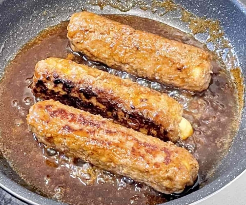 焼肉のたれで簡単！とろ～りチーズが絶品「ちくわの肉巻き」レシピ