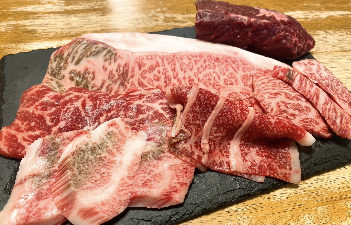 A5黒毛和牛まるごと一頭みつる盛り 「道頓堀みつる」のレビュー