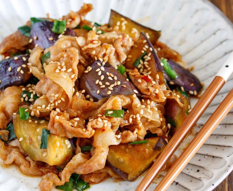 ご飯が一瞬で消える！旨味ジュワッと「なす×焼肉のたれ」おかず